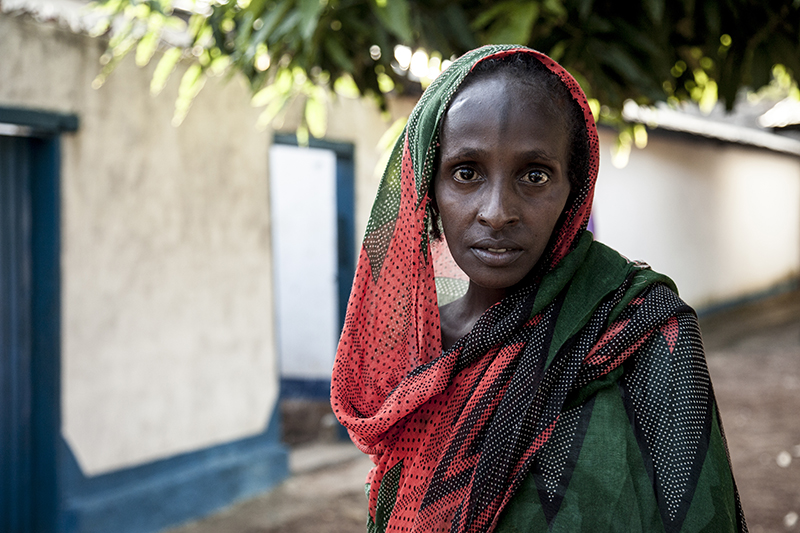 Les représailles réciproques se multiplient. Début septembre, le village de Khadija El Hadj Abdou, épouse d’un éleveur peul musulman, a été attaqué par des hommes armés. Khadija a reçu une balle, des coups de machette et a été laissée pour morte. C’est la seule survivante de sa famille.  