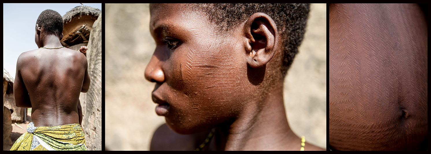 En plus de scarifications faciales faites dès le plus jeune âge, certaines jeunes femmes bétamaribé se font tatouer le ventre et les reins à l’adolescence. Ce n'est pas obligatoire, c’est uniquement pour “ montrer son courage” explique Edith, maman de deux enfants et enceinte du troisième.