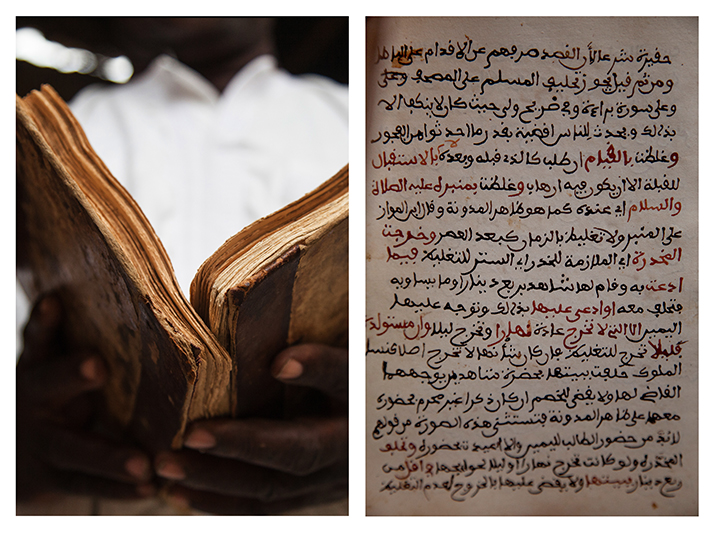 “Un chanteur français avait l’habitude de dire : “En France, pas d’essence, pas de coton, mais nous, des idées, on en a.” Et bien, c’est presque la même chose ici. Alors pendant l’occupation, on s’est organisés avec mes enfants et mes proches. On a trouvé un lieu sûr et isolé, et une nuit, on est allés les enterrer là-bas, dans ce lieu que je passe voir de temps en temps.” - Anonyme. Cet homme a laissé des milliers de manuscrits enterrés dans leur cachette, car il craint le retour des djihadistes. Il en a gardé juste quelques-uns pour les étudier, comme celui-ci, sur l’Histoire de la ville. 