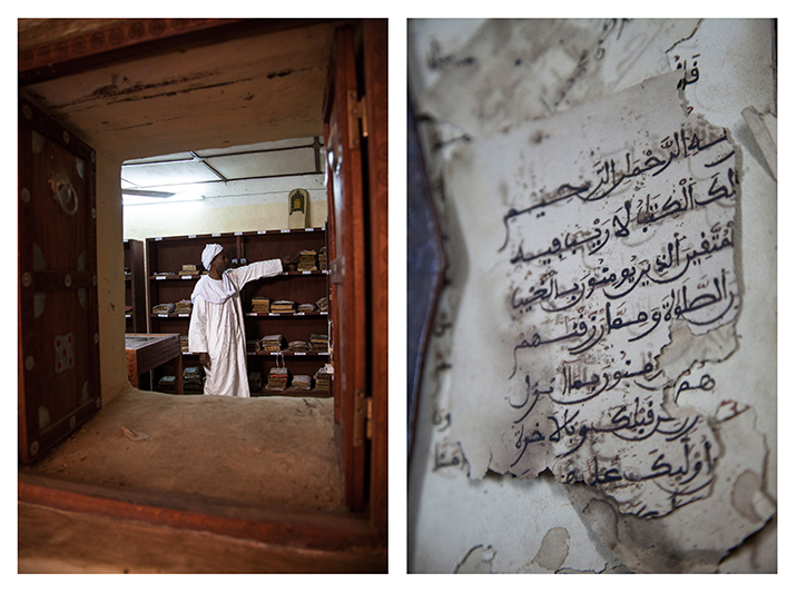 “Nous sommes la seule bibliothèque qui a réouvert, ici à Tombouctou, en janvier 2014. Nous sommes très fiers de ce patrimoine écrit. Lors de la crise, la bibliothèque était fermée et les manuscrits éparpillés, cachés jalousement quelque part chez chaque membre de la famille. Aujourd’hui, je veux collaborer avec d’autres pour partager ce savoir avec le monde. Il faut que les autres bibliothèques de la ville rouvrent aussi et puissent se remettre au travail.” - Mohamed El Moktar Cisse, fils de l’imam de la mosque de Sankoré, directeur de la bibliothèque Al Aqib. Les techniques de conservations ne permettent pas toujours de préserver les textes ancestraux, comme celui-ci qui traite de théologie.