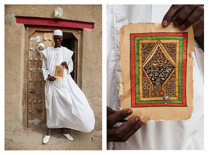 “Pour nous, les manuscrits, c’est comme de l’or. Donc quand la crise est arrivée, on les a amenés à Bamako pour les cacher. Sinon, ils les auraient brûlés. On en a gardés certains parce qu’on travaille avec. Il y a des manuscrits, si tu les lis, ça te donne du bonheur, de la chance, et ça ouvre ton esprit. Nous voulons que les jeunes garçons et filles connaissent tout ça. Ca peut aider à éduquer tout le monde. Quand on les a amenés à Bamako, on pensait qu’ils reviendraient vite. Mais là, ils ne sont toujours pas de retour. On veut qu’ils reviennent. Ces manuscrits doivent rester avec le peuple de Tombouctou. Ils protègent la ville et contiennent certains secrets.” - Dramane Mouleye Haidara, fondateur de la bibliothèque Sidi Zeyane. 