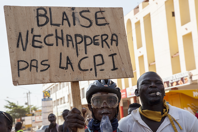 Certaines affaires, comme la mort du journaliste Norbert Zongo assassiné en 1998 dans des circonstances encore non élucidées, ou même les circonstances de l’assassinat de Thomas Sankara pourraient amener Blaise Compaoré à devoir répondre devant la justice.