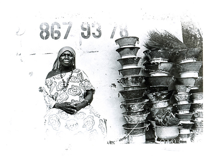 Apparition. Série 'Dans ma rue'. Dakar, Sénégal. 2010