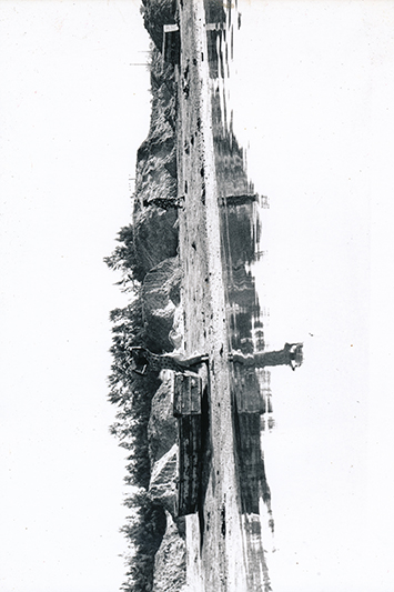 Masque. Expérimentation dans la série 'A world upside down'. 