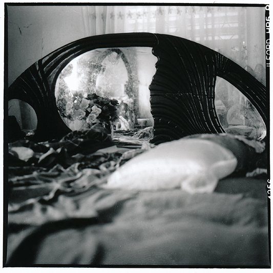 Le mari de Ndeye Maguette revient quand il peut, tous les deux ou trois ans. Il lui téléphone et envoie de l'argent régulièrement. Le couple a eu deux filles qui vivent avec leur mère. Ndeye n'envisage même plus d'aller rejoindre son époux aux Etats-Unis 